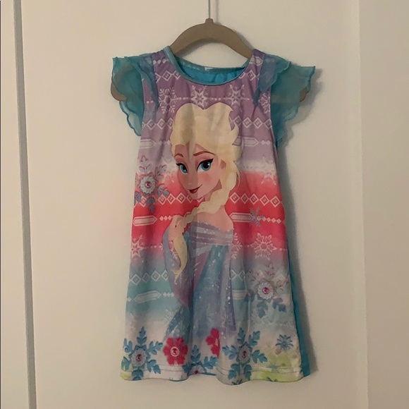 Brand New Girl/'s Disney Nightdress With Cape Frozen Belle Rapunzel Moana